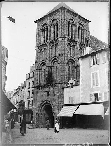 Clocher-porche ouest