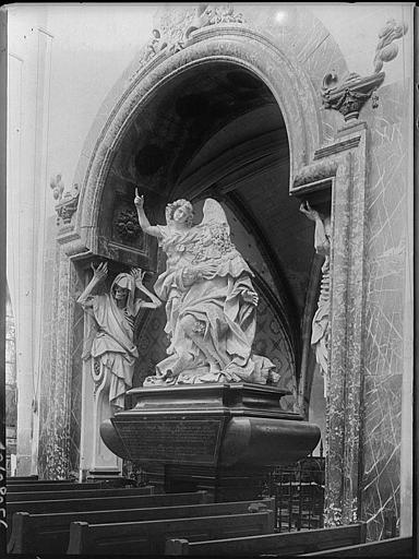 Monument funéraire en marbre de Monsieur de la Vrillière