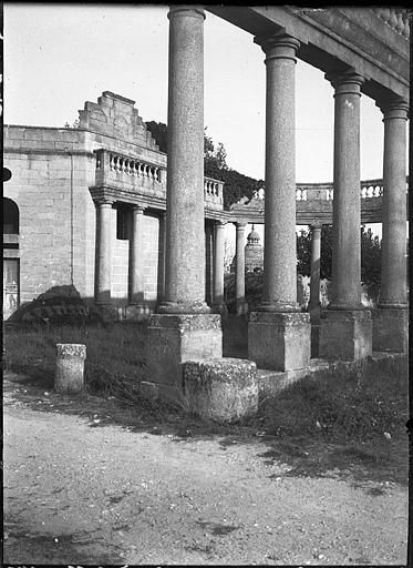 Péristyle, détail des colonnes