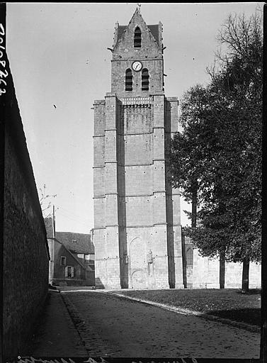 Clocher depuis la rue