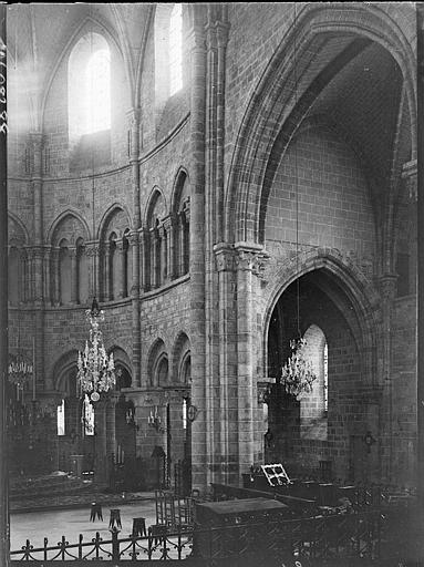 Intérieur : le choeur, vue partielle