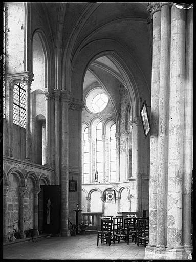 Eglise, intérieur : déambulatoire