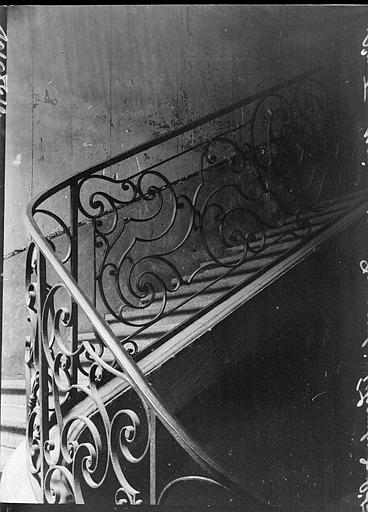 Rampe d'escalier en fer forgé, appartement de la Chambre des Notaires