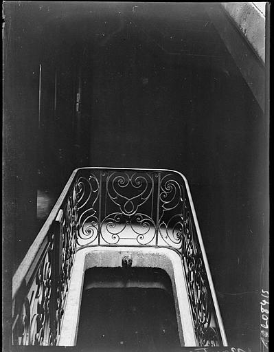 Rampe d'escalier en fer forgé, appartement de la Chambre des Notaires