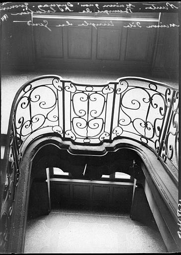 Rampe d'escalier en fer forgé