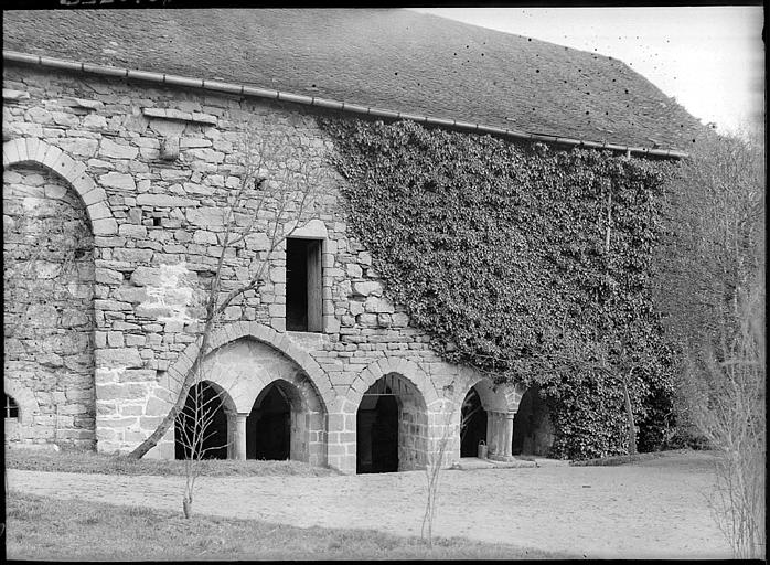 Façade latérale : arcature