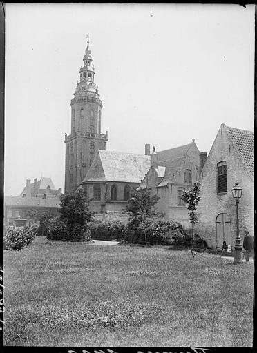 Beffroi et maisons sur parc