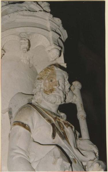 statue : saint Jacques le majeur, vue partielle