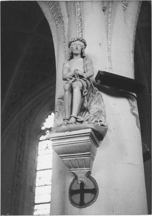 Statue : Christ de Pitié