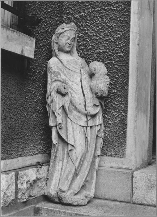 Statue : Vierge à l'Enfant