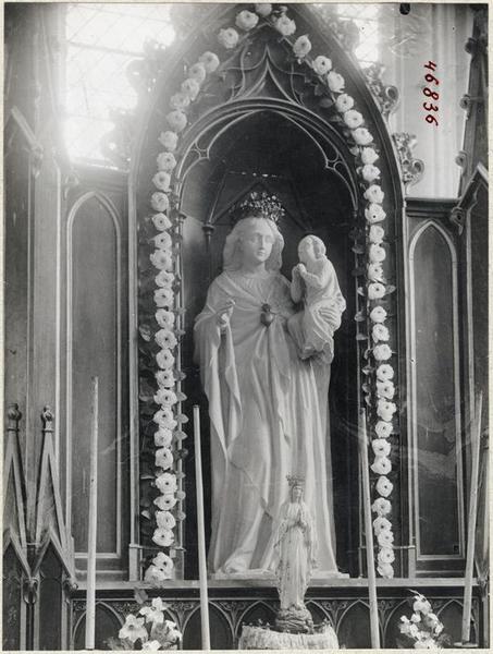 Statue : Vierge à l'Enfant