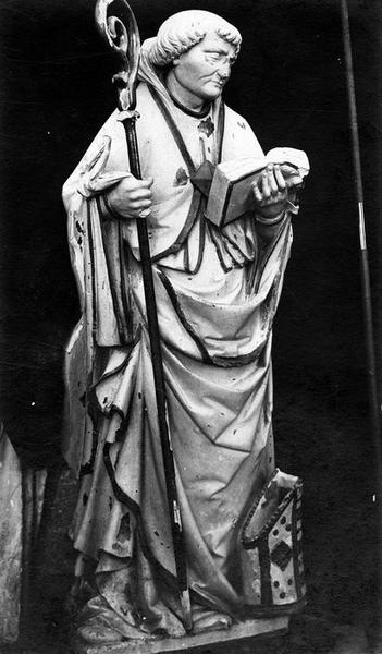 statue : Saint Maur, vue générale