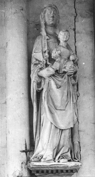 Statue : Vierge à l'Enfant