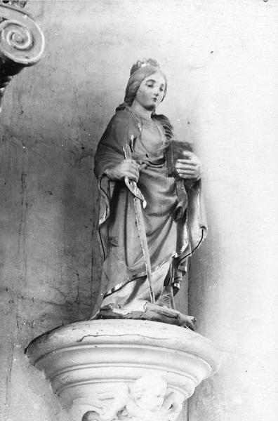 statue : sainte Catherine, vue générale