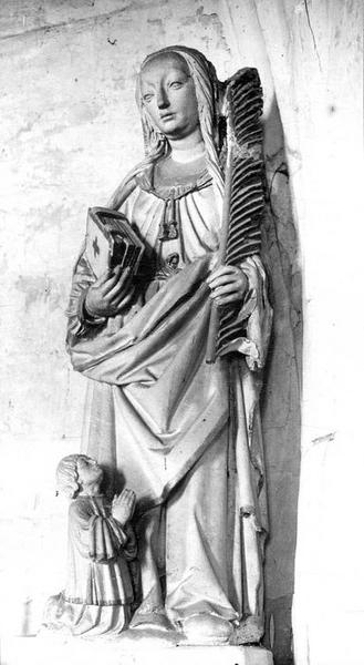 groupe sculpté : sainte Reine et donateur, vue générale