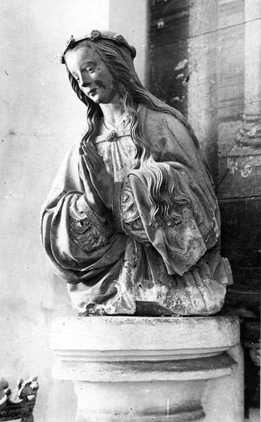 statue : sainte Marguerite, vue générale