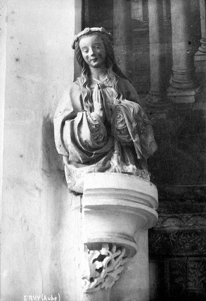 Statue : Sainte Marguerite