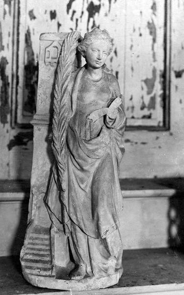 statuette : sainte Barbe, vue générale - © Ministère de la Culture (France), Médiathèque du patrimoine et de la photographie (objets mobiliers), tous droits réservés