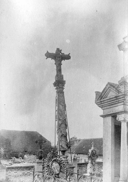 croix de cimetière, vue générale