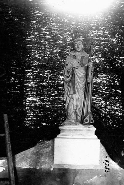 statue : saint Bernard (?), vue générale