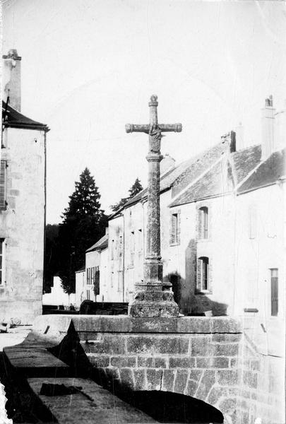 croix de pierre, vue générale