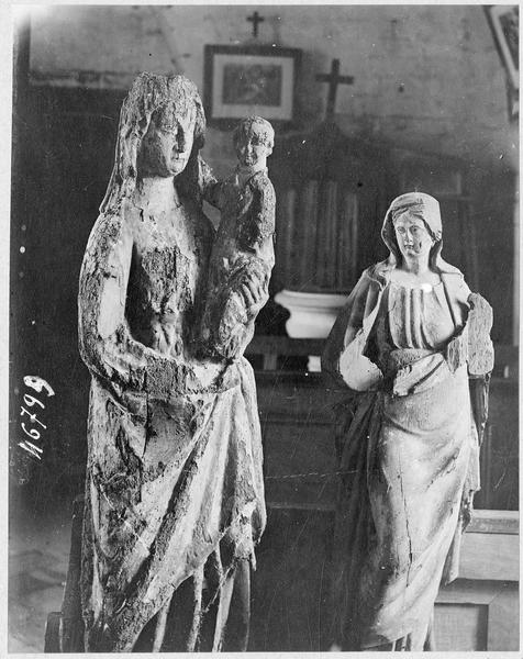statues : Vierge à l'enfant, vue générale