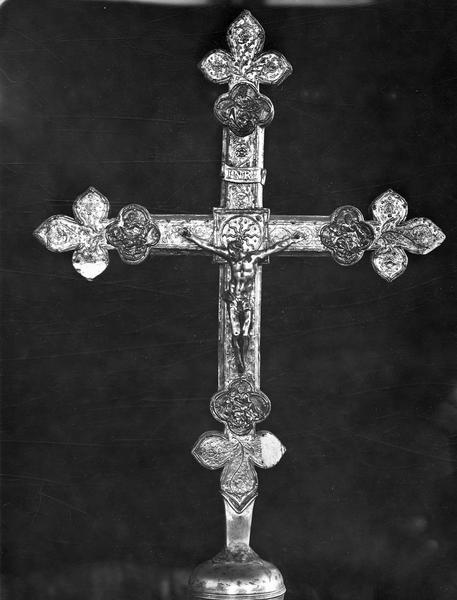 Croix de procession : les Évangélistes, Vierge de Pitié