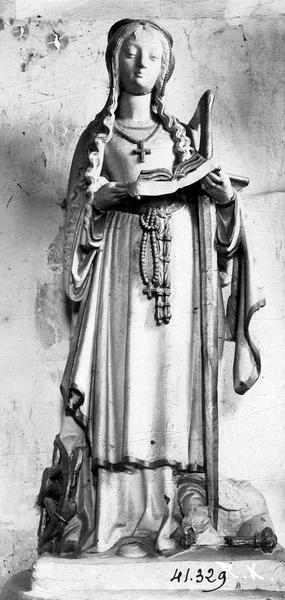 statue : sainte Catherine, vue générale - © Ministère de la Culture (France), Médiathèque du patrimoine et de la photographie (objets mobiliers), tous droits réservés