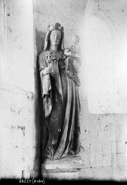 statue : Vierge à l'enfant, vue générale - © Ministère de la Culture (France), Médiathèque du patrimoine et de la photographie (objets mobiliers), tous droits réservés