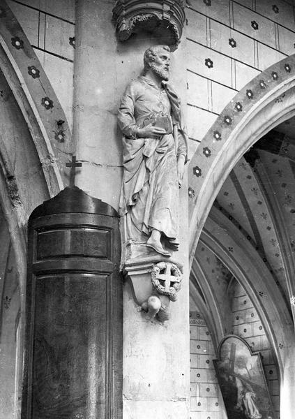 statue : saint Matthias ?, vue générale