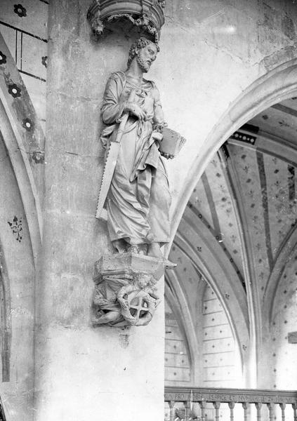 statue : saint Simon, vue générale