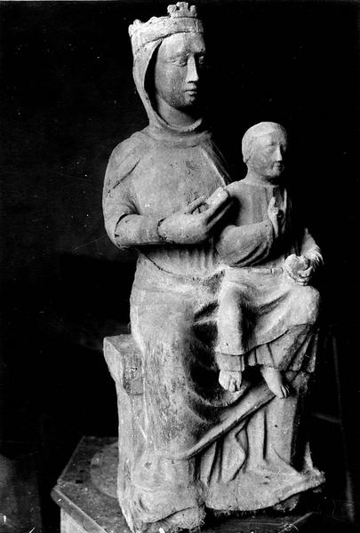 statue : Vierge à l'Enfant, vue générale
