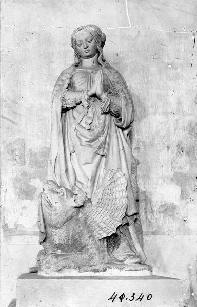 statue : sainte Marguerite, vue générale