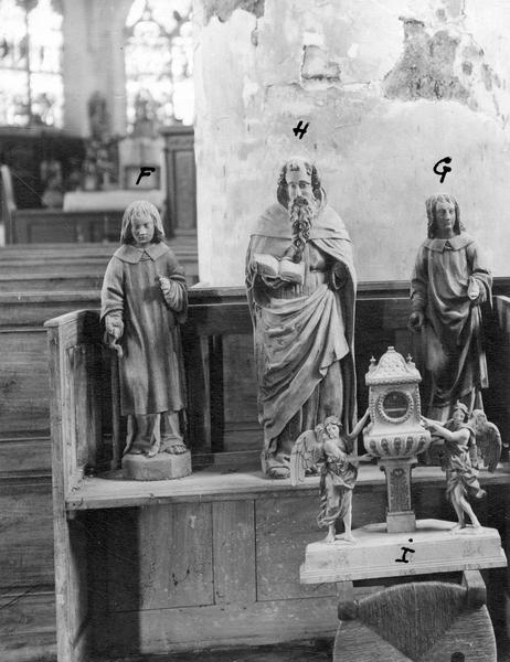 statues : saints non identifiés (disparues) , statue : docteur de l'Église (disparue), vue générale ; reliquaire-monstrance, vue générale