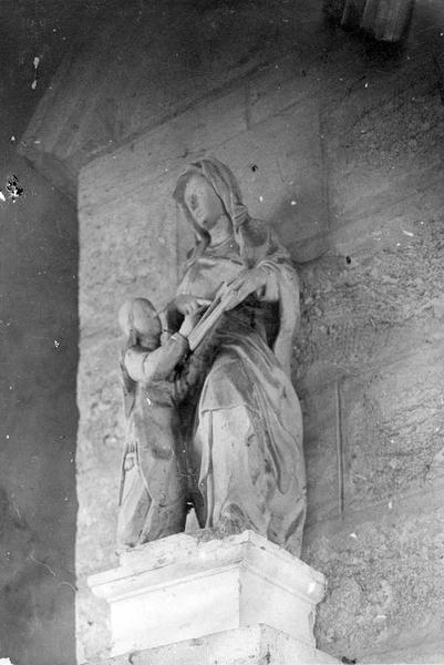 groupe sculpté : Éducation de la Vierge, vue générale - © Ministère de la Culture (France), Médiathèque du patrimoine et de la photographie (objets mobiliers), tous droits réservés