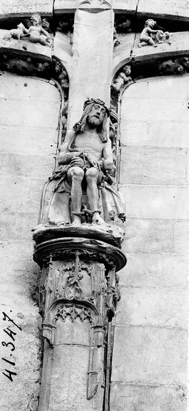 Statue : Christ de Pitié