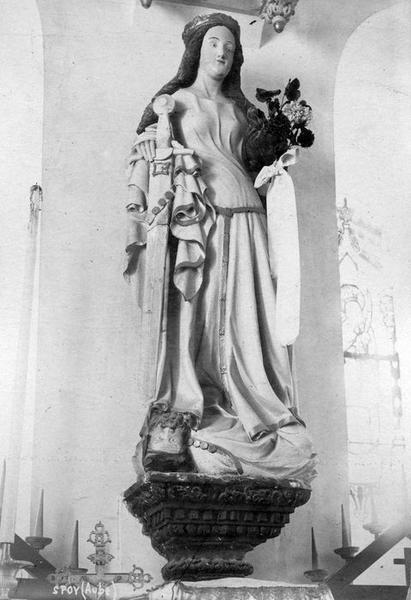 statue : sainte Catherine, vue générale