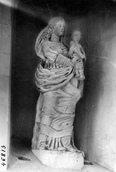 statue : Vierge à l'Enfant, vue générale