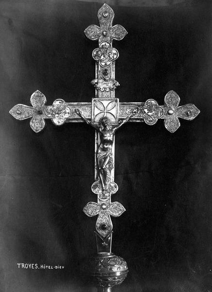 croix de procession, vue générale