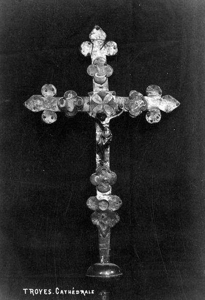 croix de procession, vue générale