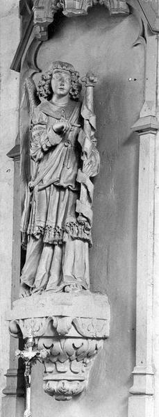 Statue : Ange de l'Annonciation