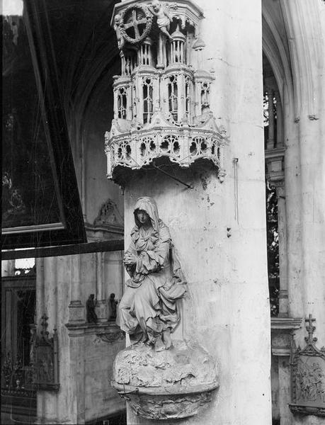 groupe sculpté : Vierge de Pitié, vue générale