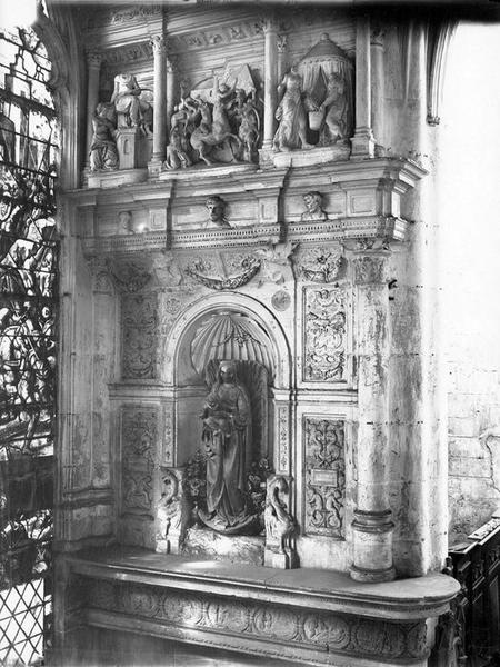 retable de la chapelle Saint-Jacques, bas-reliefs : Esther, Judith, Rencontre d'Isaac et de Rébecca, vue générale - © Ministère de la Culture (France), Médiathèque du patrimoine et de la photographie (objets mobiliers), tous droits réservés