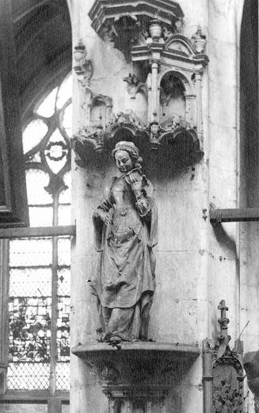 statue : sainte Barbe, vue générale