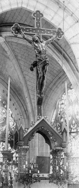 statue (figurine) : Christ en croix, vue générale - © Ministère de la Culture (France), Médiathèque du patrimoine et de la photographie (objets mobiliers), tous droits réservés