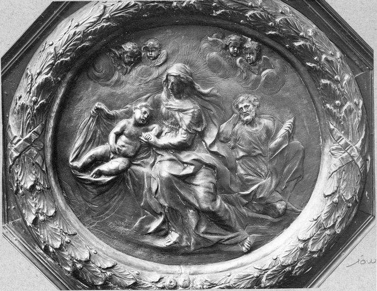 médaillon en bas-relief : Sainte Famille, vue générale - © Ministère de la Culture (France), Médiathèque du patrimoine et de la photographie (objets mobiliers), tous droits réservés