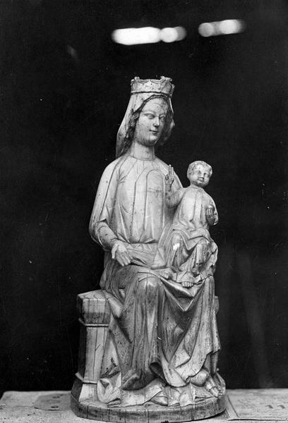 statuette : Vierge à l'Enfant, vue générale