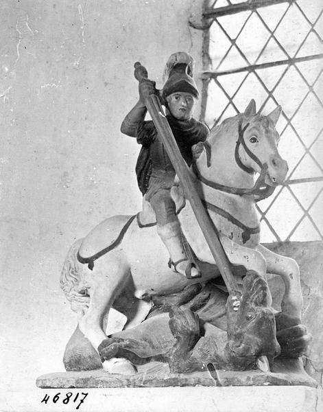 statuette : saint Georges terrassant le dragon, vue générale