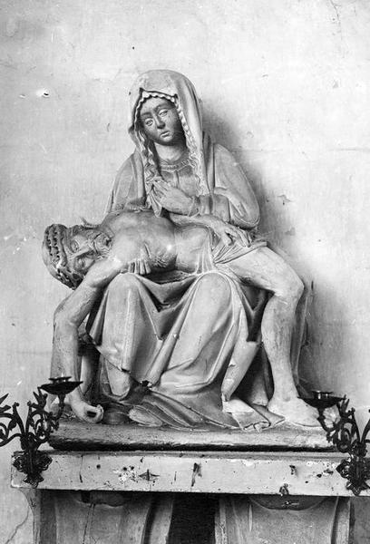 groupe sculpté : Vierge de Pitié, vue générale