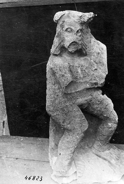 statue : personnage de légende, vue générale - © Ministère de la Culture (France), Médiathèque du patrimoine et de la photographie (objets mobiliers), tous droits réservés